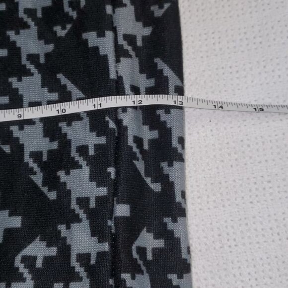 2 Chic Black & Silver Double Round Secret Zippered Pocket Scarve - Picture 3 of 9